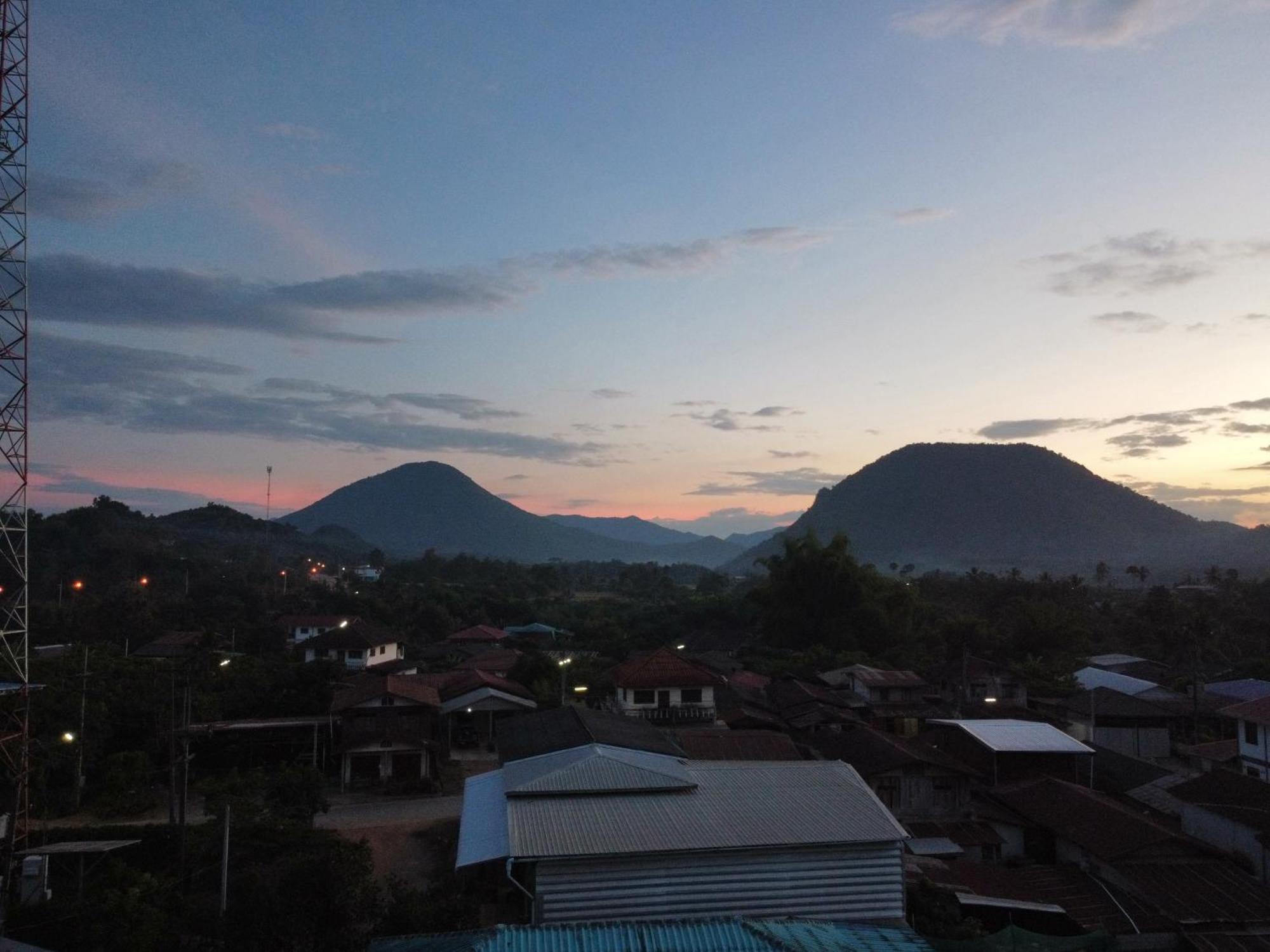 Positive Energy Homestay And Guide In Chiangkhan Chiang Khan Esterno foto